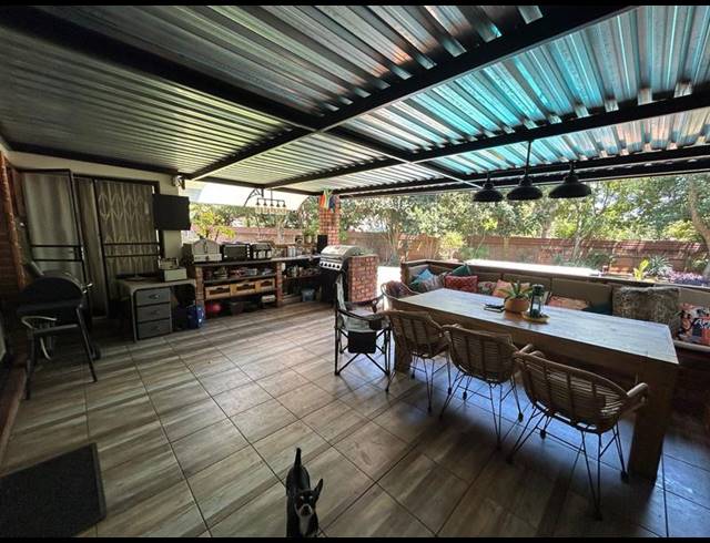 5 BEDROOM HOUSE FOR SALE IN ELDORAIGNE